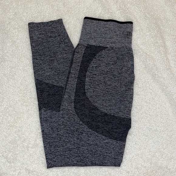 PINK Victoria’s Secret Seamless Leggings - Picture 3 of 5